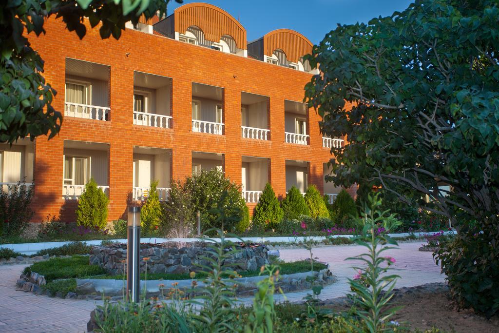 Rahat Hotel Aktav Dış mekan fotoğraf