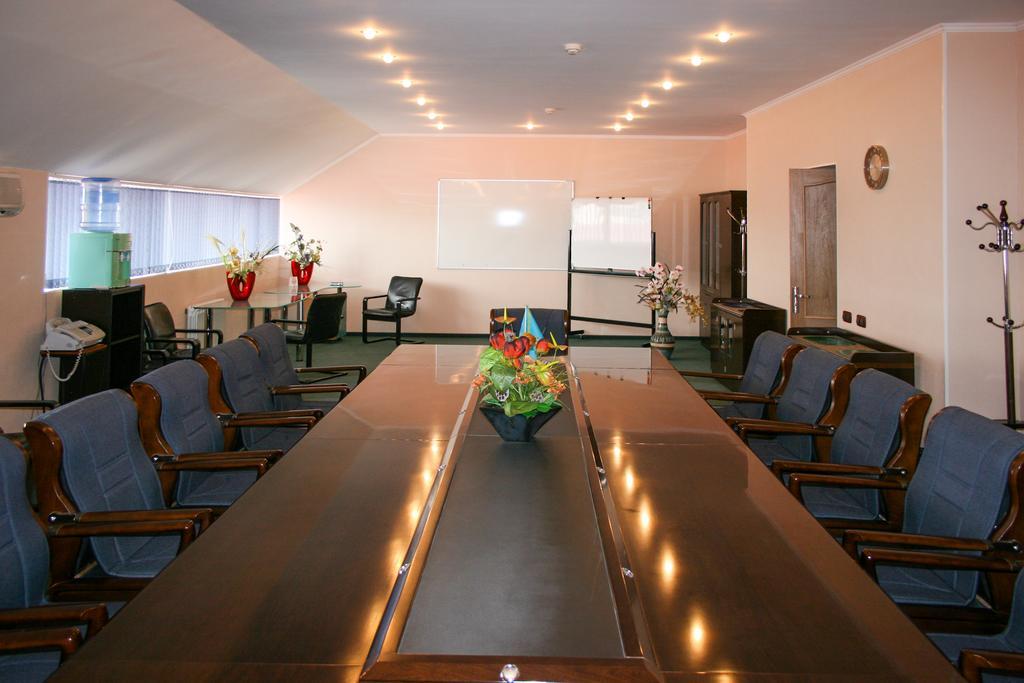 Rahat Hotel Aktav Dış mekan fotoğraf